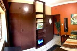 Luxury 11 Bed Estate With 4 Garden Cottages For Sale in Fontainebleau Randburg South Africa