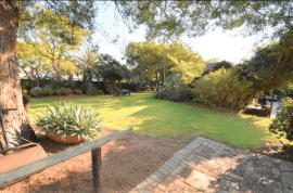 Luxury 11 Bed Estate With 4 Garden Cottages For Sale in Fontainebleau Randburg South Africa
