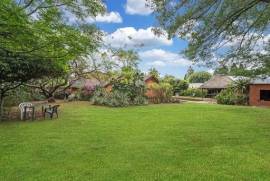 Luxury 11 Bed Estate With 4 Garden Cottages For Sale in Fontainebleau Randburg South Africa