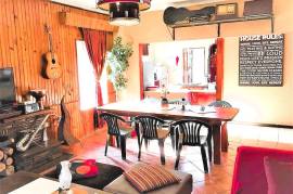 Luxury 11 Bed Estate With 4 Garden Cottages For Sale in Fontainebleau Randburg South Africa
