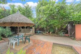 Luxury 11 Bed Estate With 4 Garden Cottages For Sale in Fontainebleau Randburg South Africa