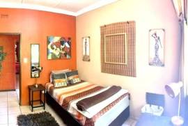 Luxury 11 Bed Estate With 4 Garden Cottages For Sale in Fontainebleau Randburg South Africa