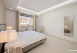 Modern 3 Bedroom Sea View Apartment with Rooftop Pool in Lagos