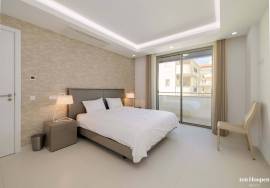 Modern 3 Bedroom Sea View Apartment with Rooftop Pool in Lagos