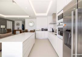 Modern 3 Bedroom Sea View Apartment with Rooftop Pool in Lagos