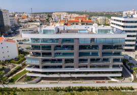 Modern 3 Bedroom Sea View Apartment with Rooftop Pool in Lagos