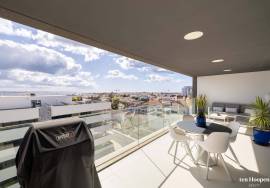 Modern 3 Bedroom Sea View Apartment with Rooftop Pool in Lagos