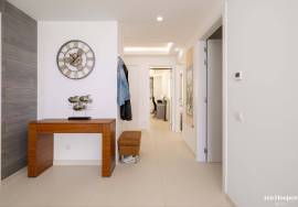 Modern 3 Bedroom Sea View Apartment with Rooftop Pool in Lagos
