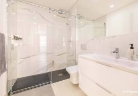 Modern 3 Bedroom Sea View Apartment with Rooftop Pool in Lagos