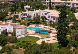 3 Bedroom Townhouse with Sea Views in Vale da Ribeira