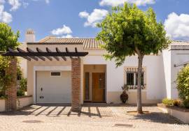 3 Bedroom Townhouse with Sea Views in Vale da Ribeira