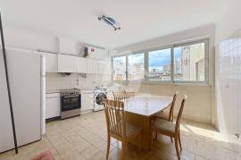 2 Bedroom Furnished in the City Center in Portimão – Ideal for Own Housing or Investment