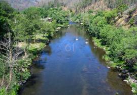 Land Arouca