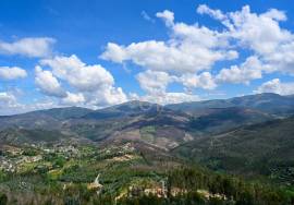 Land Arouca