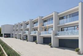 Houses 3 Bedrooms São Cosme - New