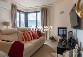 3+2 bedroom villa in a condominium with pool and garage in Vilamoura, Algarve