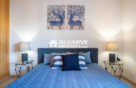 3+2 bedroom villa in a condominium with pool and garage in Vilamoura, Algarve