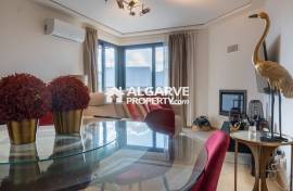 3+2 bedroom villa in a condominium with pool and garage in Vilamoura, Algarve
