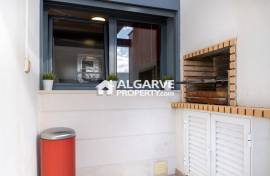3+2 bedroom villa in a condominium with pool and garage in Vilamoura, Algarve