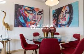 3+2 bedroom villa in a condominium with pool and garage in Vilamoura, Algarve