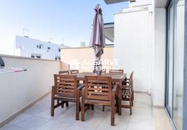 3+2 bedroom villa in a condominium with pool and garage in Vilamoura, Algarve