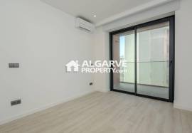 Modern 2 bedroom apartment with sea views 150 meters from Quarteira Beach, Algarve