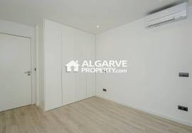 Modern 2 bedroom apartment with sea views 150 meters from Quarteira Beach, Algarve