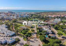Brand new 2-bedroom townhouse with private pool next to the Marina in Vilamoura.