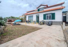 3 bedroom villa with sea view – Pé do Pico area