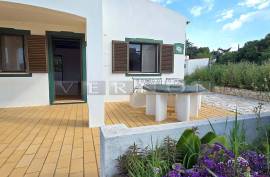Algarve, Carvoeiro, for sale, 3 bedroom villa with garage, in a prime location in Carvoeiro - just a few steps from the centre and the beach Algarve, Carvoeiro, for sale, 3 bedroom villa with garage, in a prime location in Carvoeiro - just a few steps from the centre and the beach