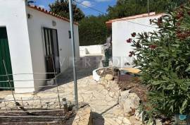 Algarve, Carvoeiro, for sale, 3 bedroom villa with garage, in a prime location in Carvoeiro - just a few steps from the centre and the beach Algarve, Carvoeiro, for sale, 3 bedroom villa with garage, in a prime location in Carvoeiro - just a few steps from the centre and the beach