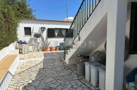 Algarve, Carvoeiro, for sale, 3 bedroom villa with garage, in a prime location in Carvoeiro - just a few steps from the centre and the beach Algarve, Carvoeiro, for sale, 3 bedroom villa with garage, in a prime location in Carvoeiro - just a few steps from the centre and the beach