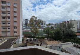 3 bedrom in Lisbon with parking