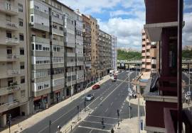 3 bedrom in Lisbon with parking