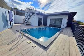 DETACHED 3 BEDROOM VILLA WITH SEA VIEW LOCATED IN FUNCHAL DETACHED 3 BEDROOM VILLA WITH SEA VIEW LOCATED IN FUNCHAL