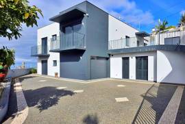 DETACHED 3 BEDROOM VILLA WITH SEA VIEW LOCATED IN FUNCHAL DETACHED 3 BEDROOM VILLA WITH SEA VIEW LOCATED IN FUNCHAL