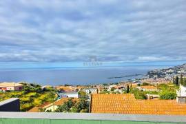 DETACHED 3 BEDROOM VILLA WITH SEA VIEW LOCATED IN FUNCHAL