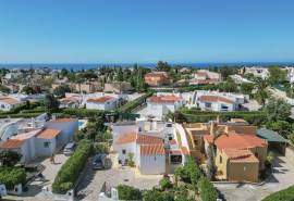 Carvoeiro - 2-bedroom single-level semi-detached villa walking distance to Carvoeiro