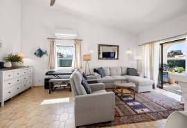 Carvoeiro - 2-bedroom single-level semi-detached villa walking distance to Carvoeiro