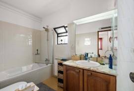 Carvoeiro - 2-bedroom single-level semi-detached villa walking distance to Carvoeiro
