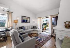Carvoeiro - 2-bedroom single-level semi-detached villa walking distance to Carvoeiro