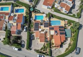 Carvoeiro - 2-bedroom single-level semi-detached villa walking distance to Carvoeiro