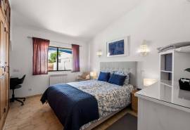 Carvoeiro - 2-bedroom single-level semi-detached villa walking distance to Carvoeiro