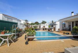 Carvoeiro - 2-bedroom single-level semi-detached villa walking distance to Carvoeiro