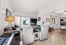 Carvoeiro - 2-bedroom single-level semi-detached villa walking distance to Carvoeiro