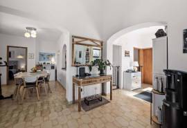 Carvoeiro - 2-bedroom single-level semi-detached villa walking distance to Carvoeiro