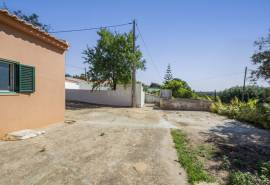 Silves – 3-bedroom single-storey Algarvian cottage with countryside views and development potential Silves – 3-bedroom single-storey Algarvian cottage with countryside views and development potential