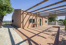 Silves – 3-bedroom single-storey Algarvian cottage with countryside views and development potential Silves – 3-bedroom single-storey Algarvian cottage with countryside views and development potential