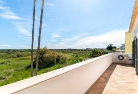 Tavira – 3-bedroom villa with pool, garage and natural views