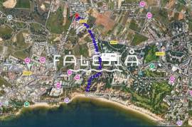1,200 METERS FROM THE BEACH - IN EXCELLENT CONDITION
